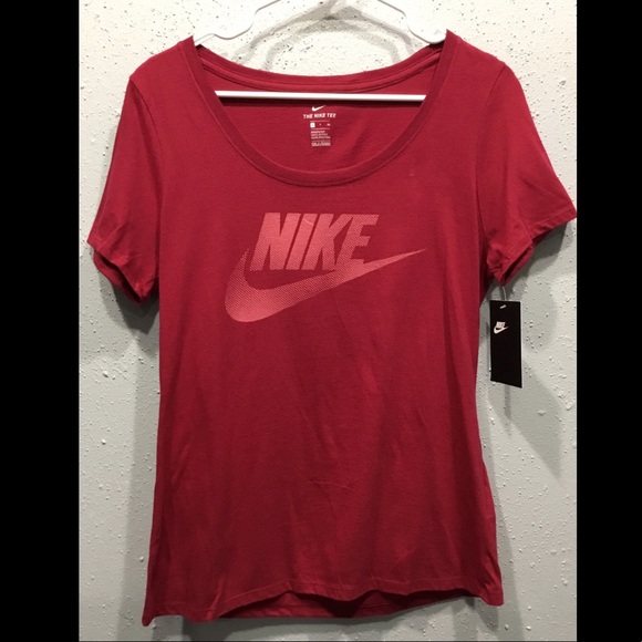 nike red shirt womens